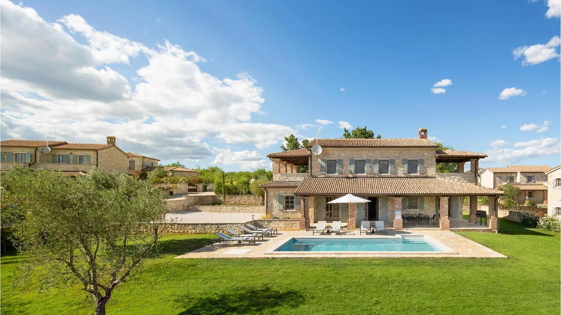اتصالات Villa Iskra 